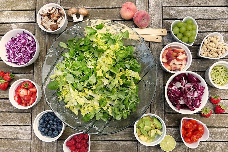Zerkleinertes Obst und Gemuese Zerkleinertes Obst und Gemuese
