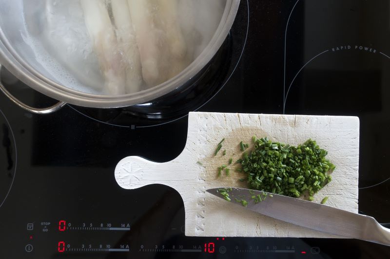 Kochen auf Induktionskochfeld