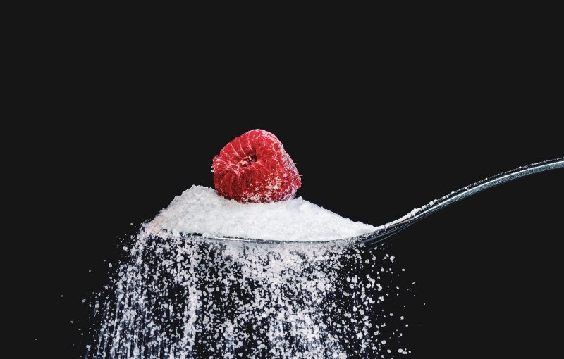 Füge auch beim Saft aus dem Dampfentsafter ein wenig Zucker hinzu, um den Geschmack zu verbessern.