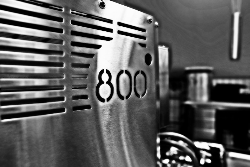 Oberhitzegrill von 800° Ein Bild auf dem ein Beef Grill der Marke 800° zu sehen ist