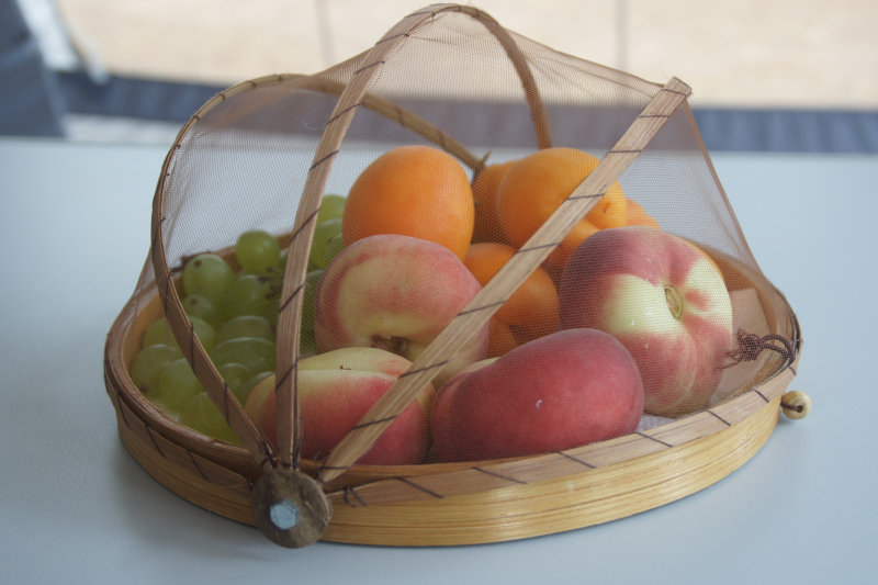 Obstkorb mit Fliegenschutz Obstkorb mit Fliegenschutz