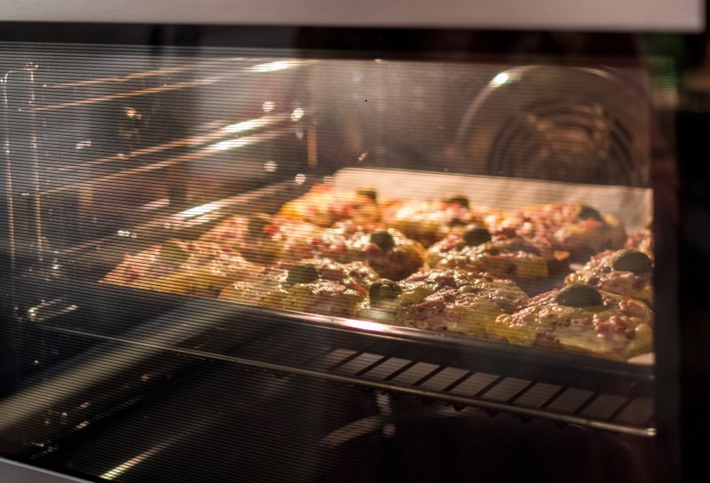 Minipizzen im Kleinbackofen