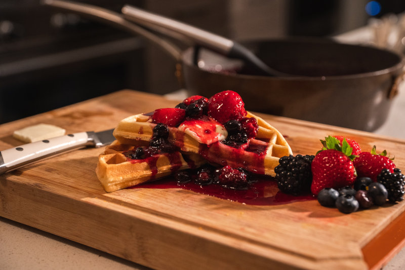 Waffeleisen aus Gusseisen mit rundem Form runde-belgische-waffel-beeren
