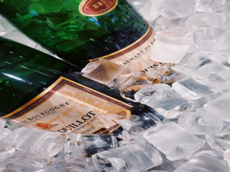 Flaschenkühler mit Eis Flaschenkuehler Champagner