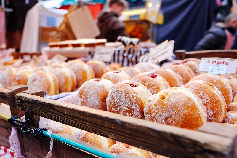 Befüllte Krapfen